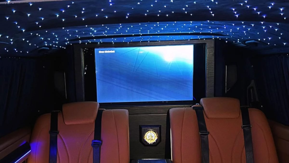 Mercedes-Benz Vito VIP yıldız tavanlı ve ekranlı arka kabin