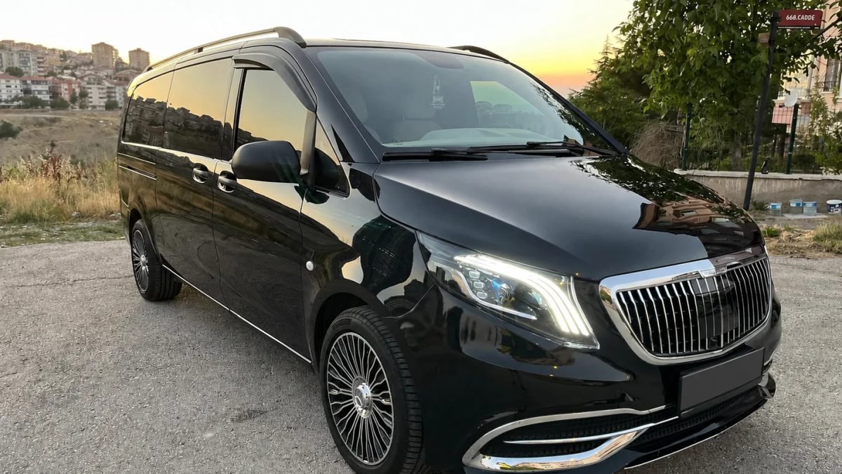 Mercedes-Benz Vito VIP ön çapraz görünüm