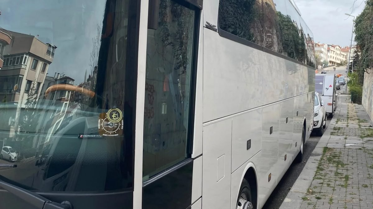 Mercedes-Benz Travego otobüs ön yan detay